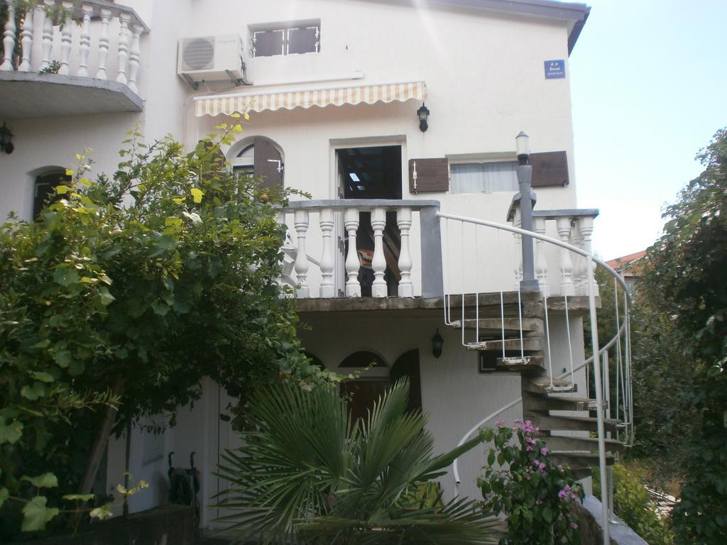 Apartmani Marija Starigrad Paklenica Ngoại thất bức ảnh